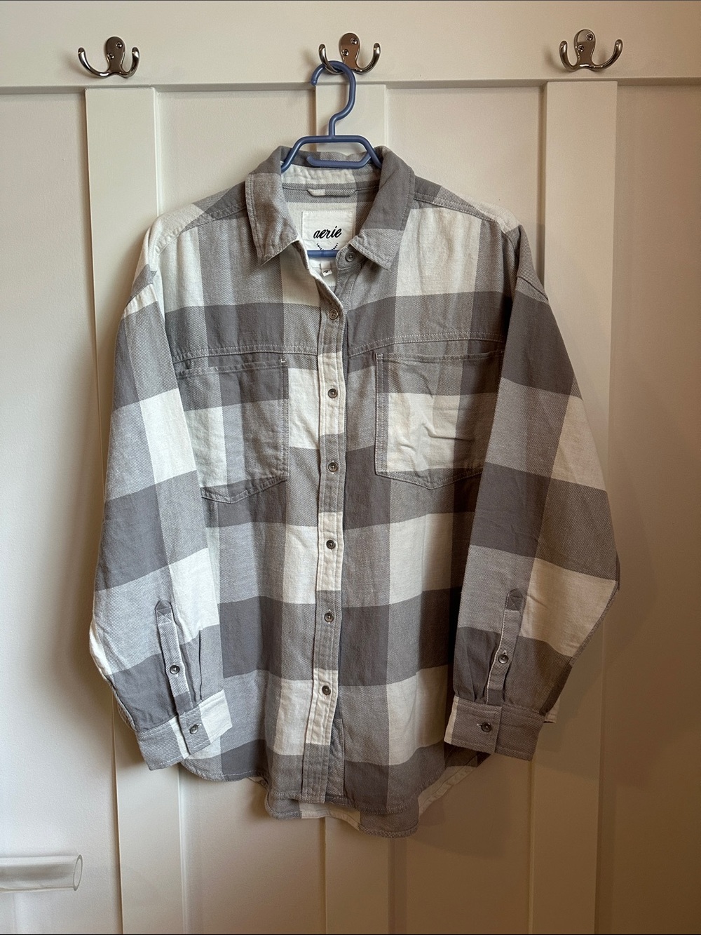 aerie Gray and White Buffalo Plaid Long-Sleeve Button-Up Shirt